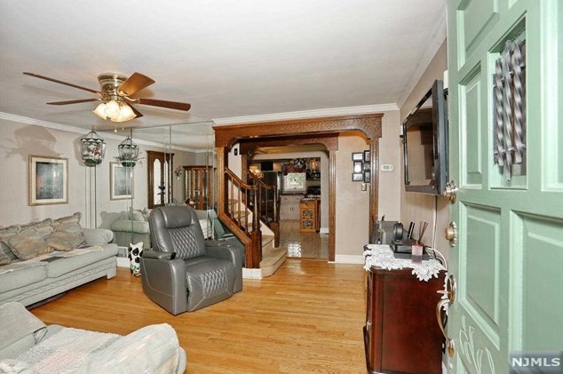 162 Godwin Ave, Elmwood Park, NJ 07407