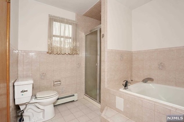 1 Lincoln Ave, Elmwood Park NJ  07407-1614 exterior