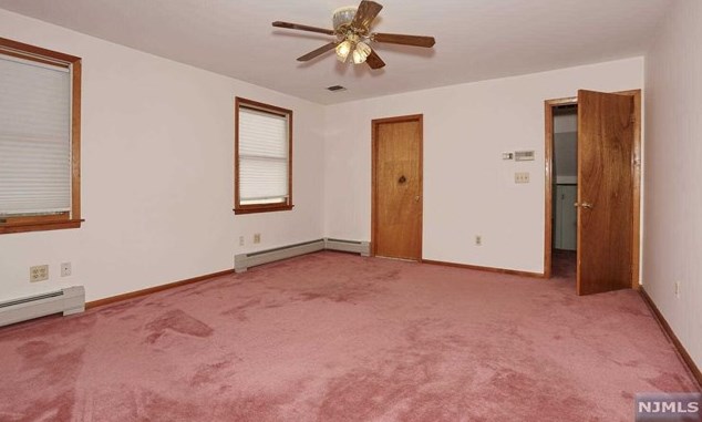 1 Lincoln Ave, Elmwood Park NJ  07407-1614 exterior