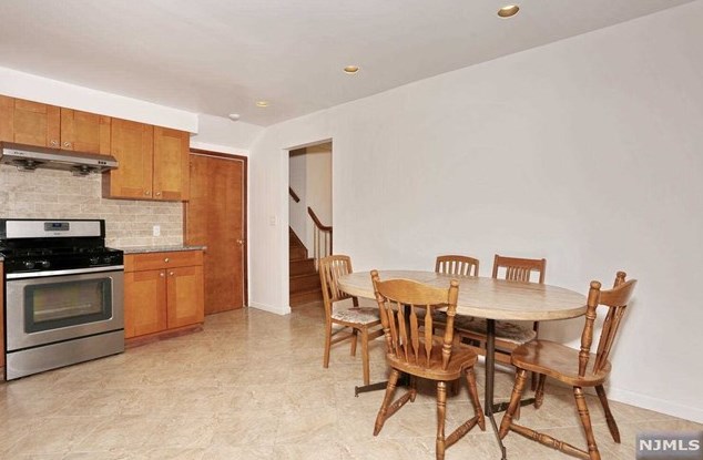 1 Lincoln Ave, Elmwood Park NJ  07407-1614 exterior