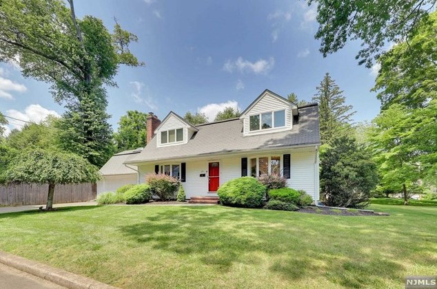 19 Ryerson Pl, Closter, NJ 07624
