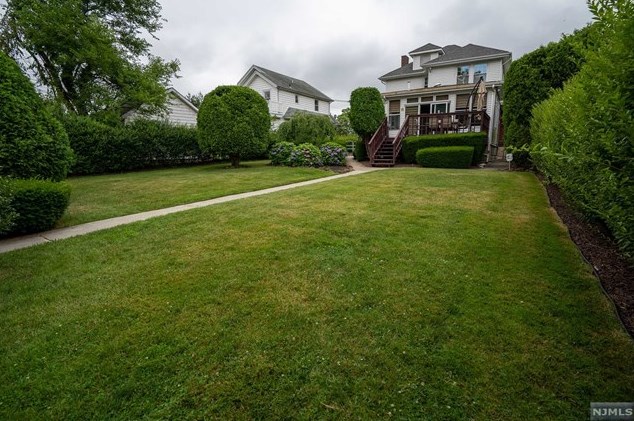 28 Summit Ave, Hackensack, NJ 07601