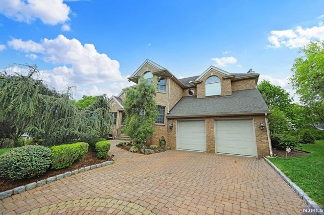 633 Lake Ave, Oradell, NJ 07649