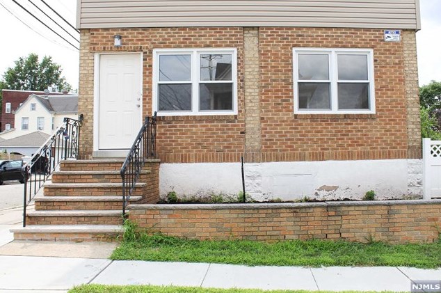 100 Sheridan Ave #1, Clifton, NJ 07011