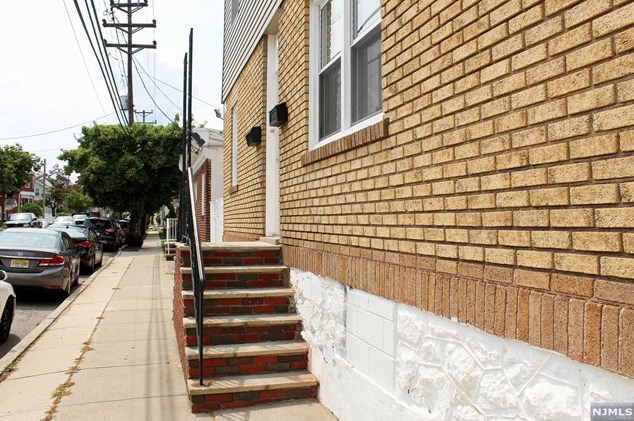 100 Sheridan Ave #3, Clifton, NJ 07011