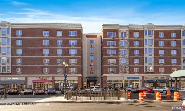 5207 City Pl, Edgewater, NJ 07020