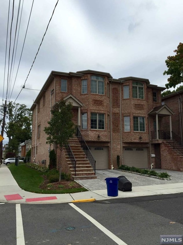 429 Nelson Ave, Cliffside Park, NJ 07010
