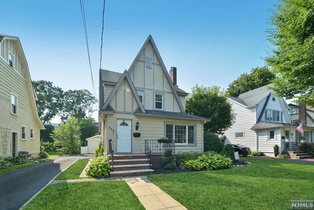 258 Steilen Ave, Ridgewood, NJ 07450