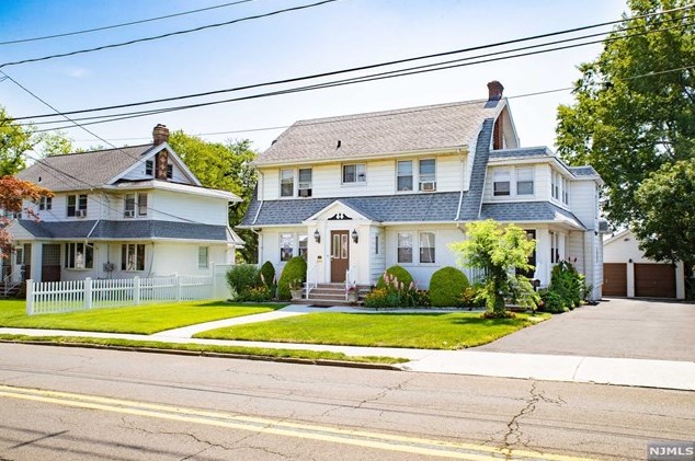 240 Terrace Ave, Hasbrouck Heights, NJ 07604