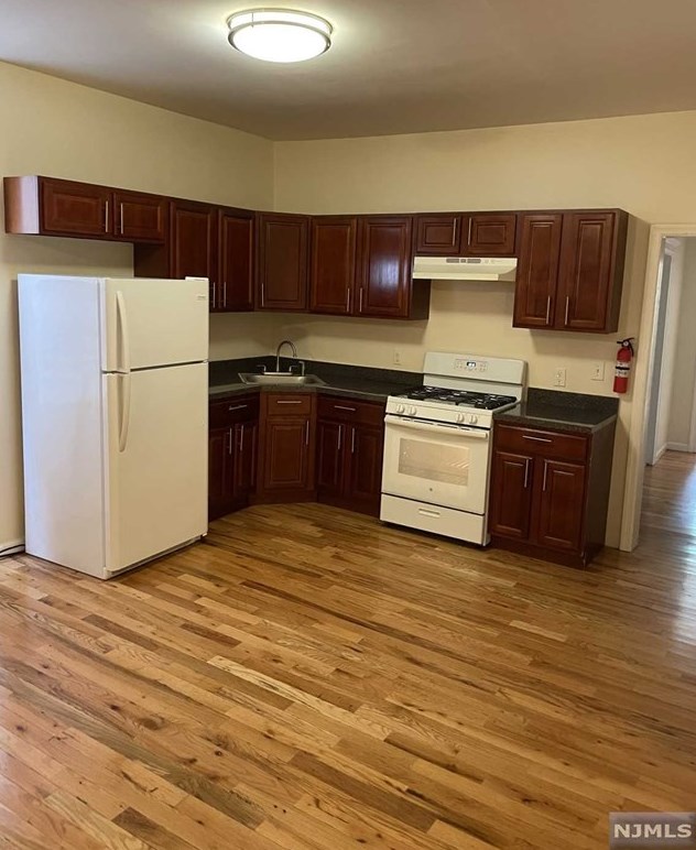 853 S 15th St #1, Newark, NJ 07108