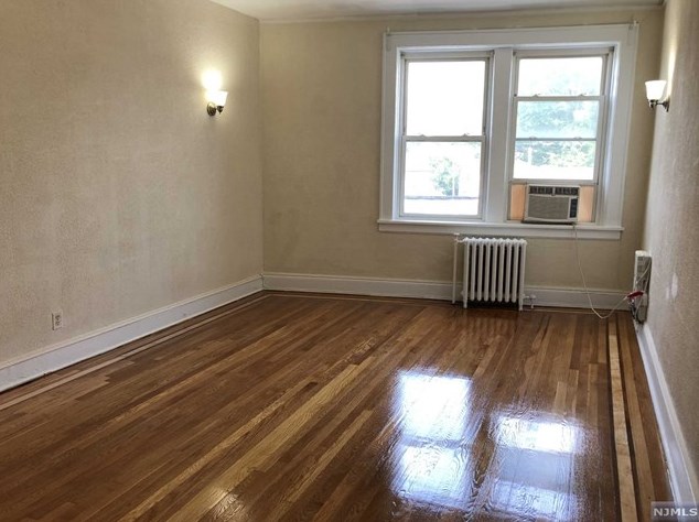 311 Queen Anne Rd Apt 36, Teaneck, NJ 07666