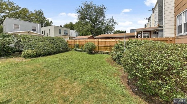 367 Ege Ave, Jersey City, NJ 07304-1014