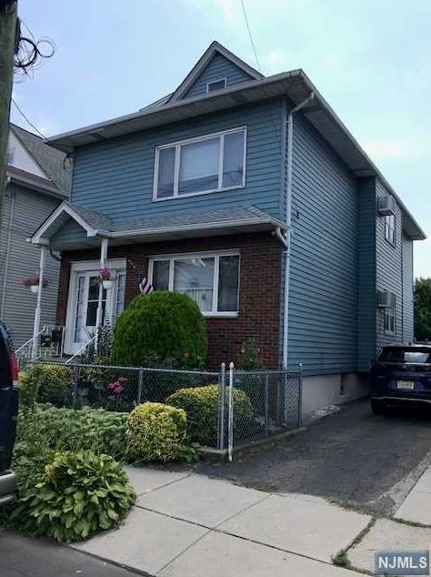 70 Division Ave, Outwater, NJ 07026