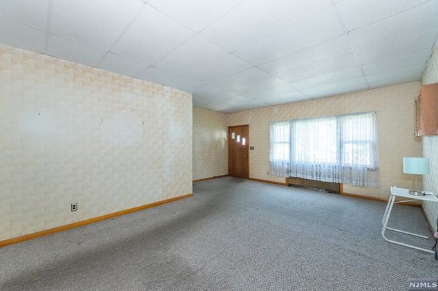 381 Clifton Ave, Clifton, NJ 07011-2642