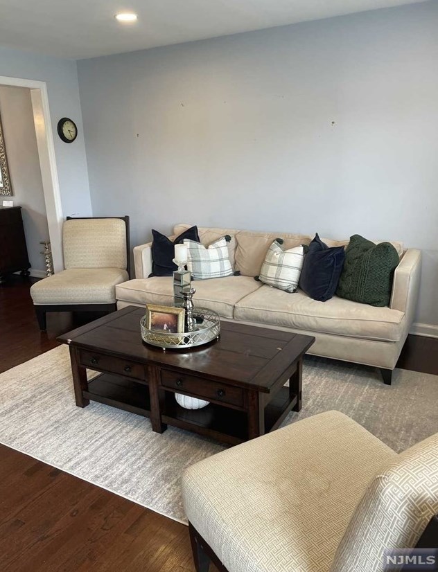 128 Passaic Ave, Hasbrouck Heights, NJ 07604