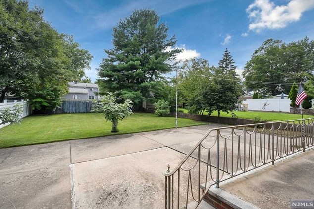 115 Passaic Ave, Rutherford NJ  07070-1919 exterior