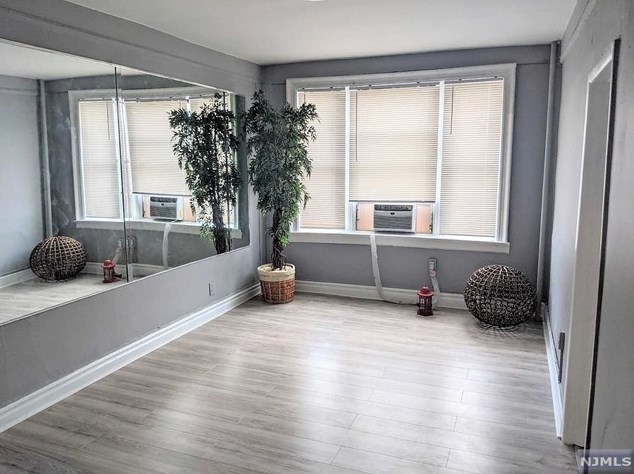 315 56th St, West New York, NJ 07093-2132