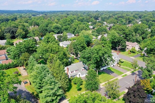 47 Robinson Ave, Ridgewood, NJ 07452
