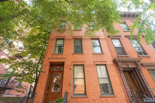 297 Montgomery St, Jersey City NJ  07302-4002 exterior