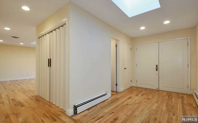 8 Deborah Ct, Westwood NJ  07677-8113 exterior