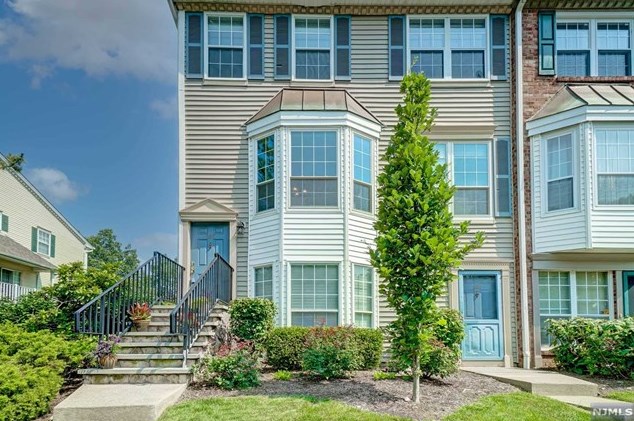 685 Plum Terrace, Mahwah, NJ 07430