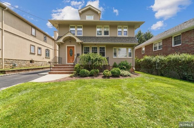 536 Prospect Ave, Ridgefield, NJ 07657