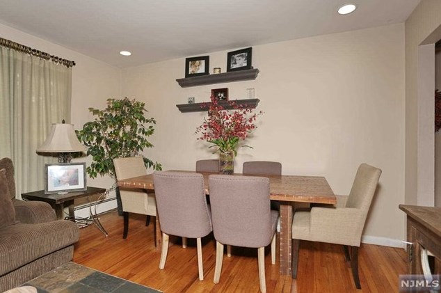 22 Mtn Ave, Westwood NJ 07676-5002 exterior