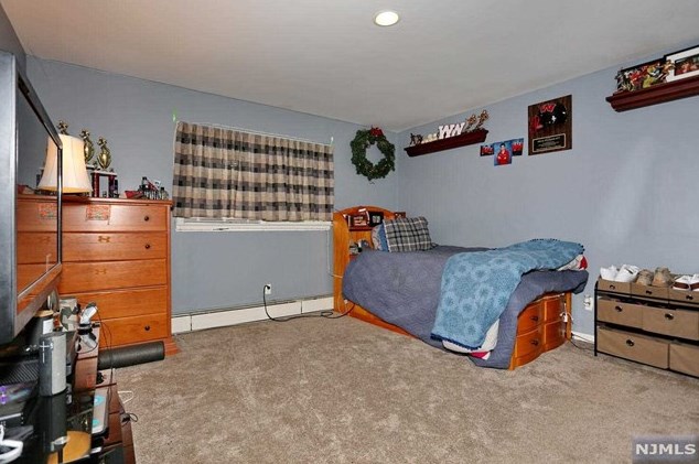 22 Mtn Ave, Westwood NJ 07676-5002 exterior