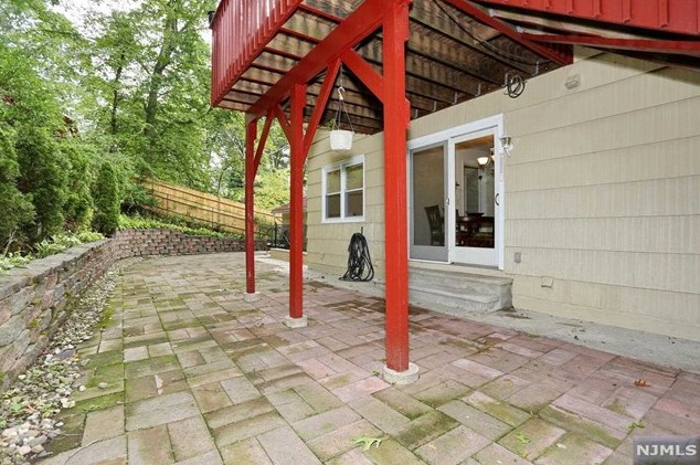 22 Mtn Ave, Westwood NJ 07676-5002 exterior