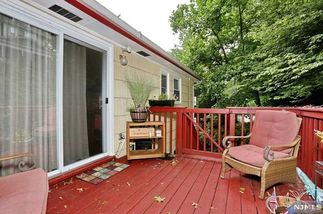 22 Mtn Ave, Westwood NJ 07676-5002 exterior