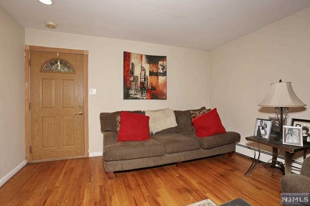 22 Mtn Ave, Westwood NJ 07676-5002 exterior