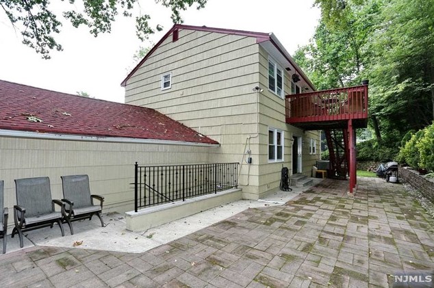 22 Mtn Ave, Westwood NJ 07676-5002 exterior