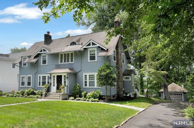 30 Armour Rd, Mahwah, NJ 07430
