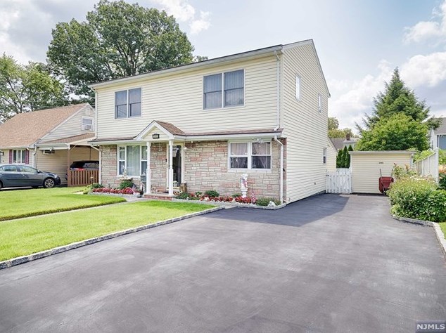 240 Alberta Dr, Saddle Brook, NJ 07663
