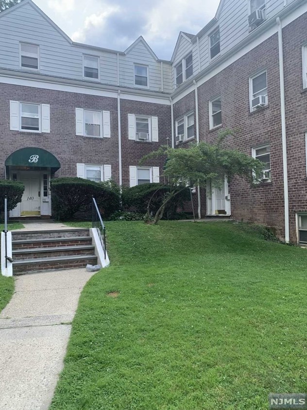 140 W Englewood Ave #17, Teaneck, NJ 07666