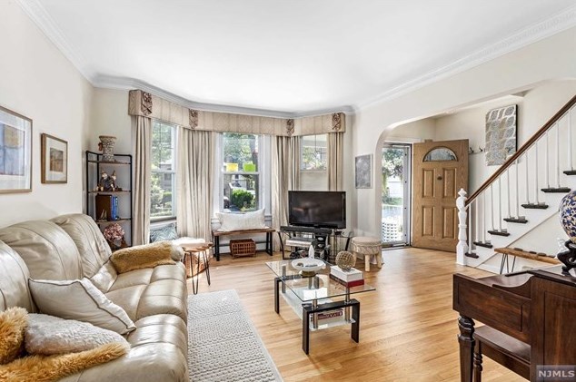 143 Highland Cross, Rutherford NJ  07070-2105 exterior