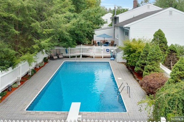 7 N Middletown Rd, Montvale, NJ 07645