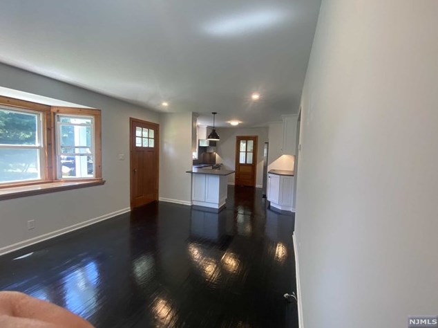 113 Airmont Ave, Mahwah, NJ 07430