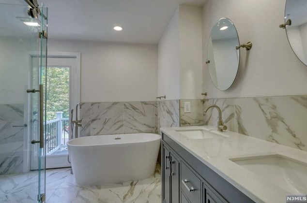 74 Buff Rd, Tenafly NJ  07670-1454 exterior
