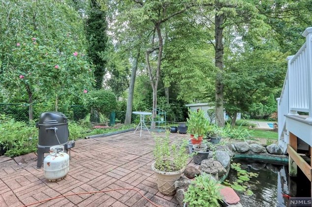 188 Pascack Rd, Hillsdale, NJ 07642-1321