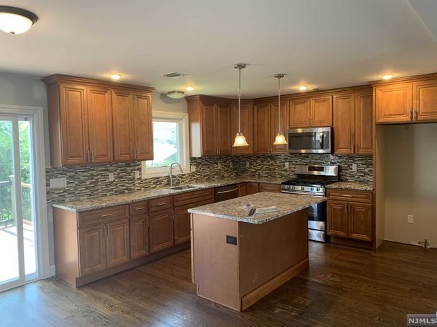 22 Irving Pl #a, Outwater, NJ 07026
