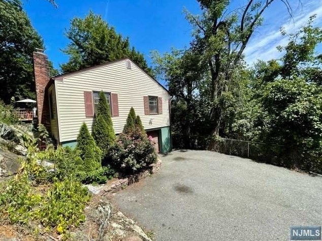 101 Union Ave, Bloomingdale, NJ 07403