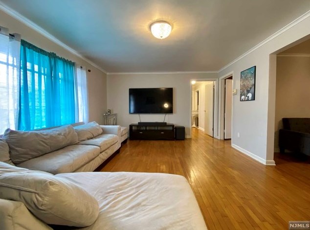 27 Union Ave, Nutley, NJ 07110