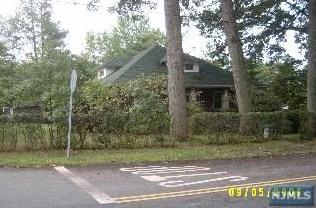 18 Frederick St, Waldwick NJ  07463-1821 exterior