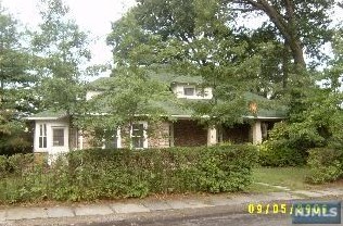 18 Frederick St, Waldwick, NJ 07463