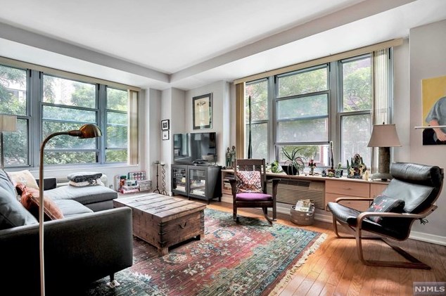 149 Essex St Apt 2p, Jersey City, NJ