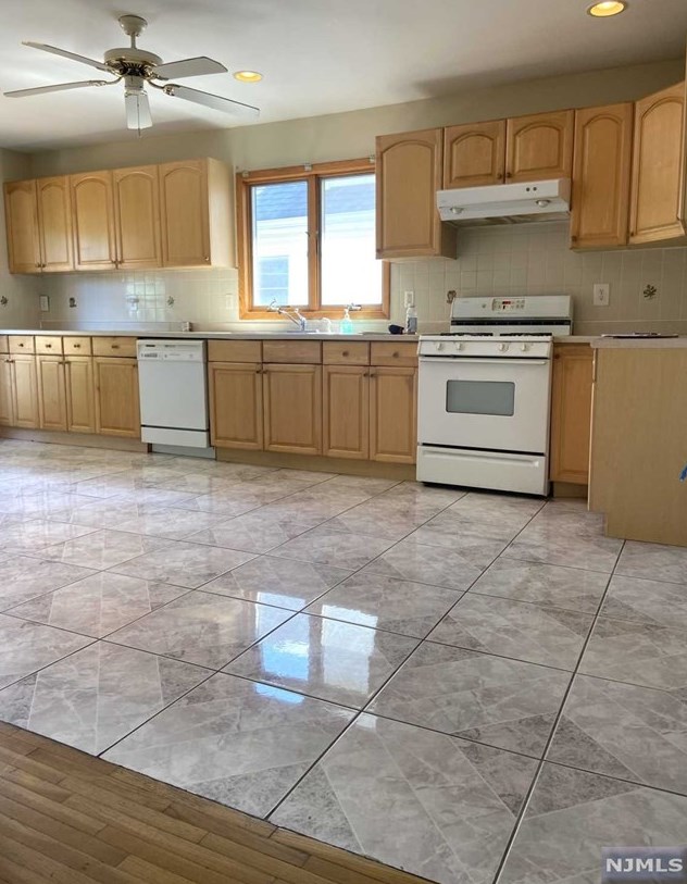 62 Morrissee Ave, Wallington NJ  07057-2236 exterior