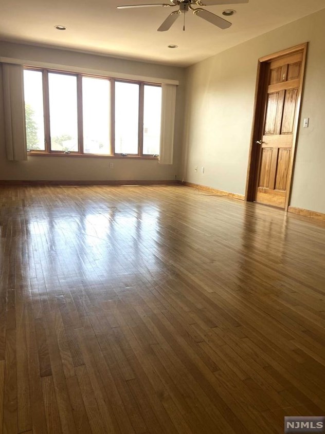 62 Morrissee Ave, Wallington NJ  07057-2236 exterior