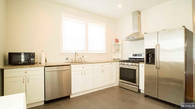 144 W Hudson Ave, Englewood, NJ 07631