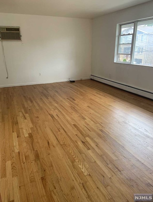 716 Jefferson Ave, Cliffside Park, NJ 07010